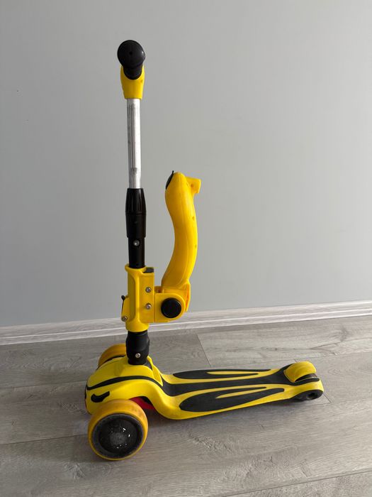 Дитячий самокат-біговел, зпідсвіткою на колесах, жовтий