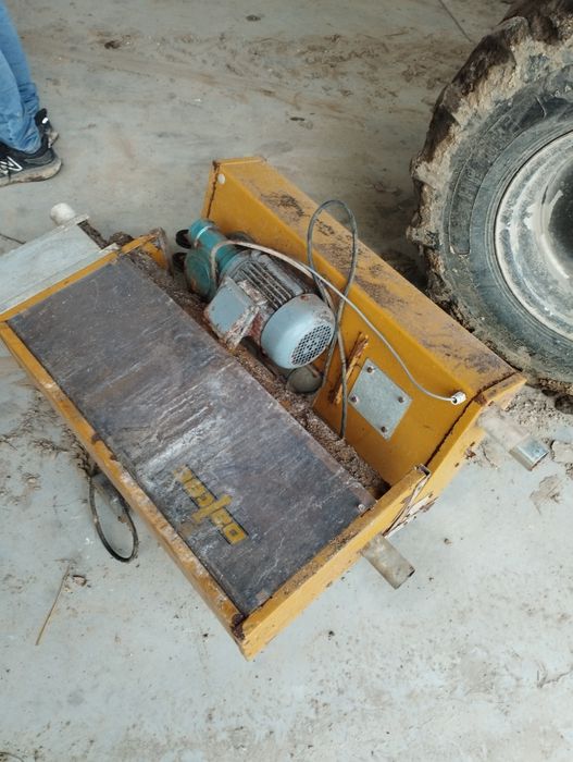 Stanowiska dla świń 114szt + linia paszowo wodną klatki