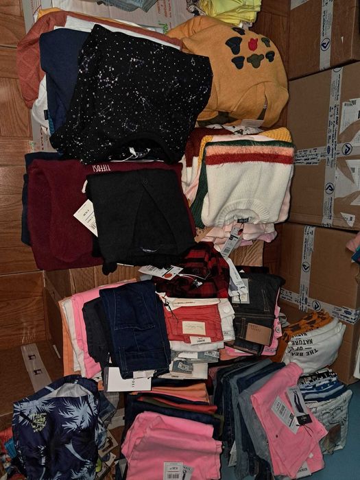 STOCK DE ROUPA NOVA – Excedente de stock