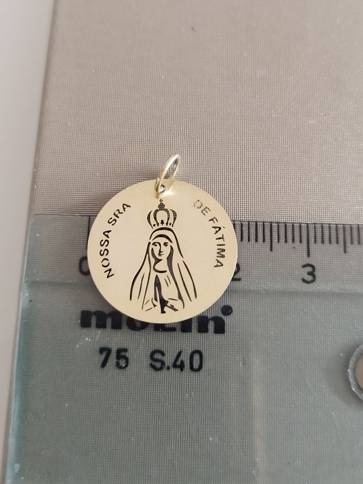 Medalha dourada em prata 925