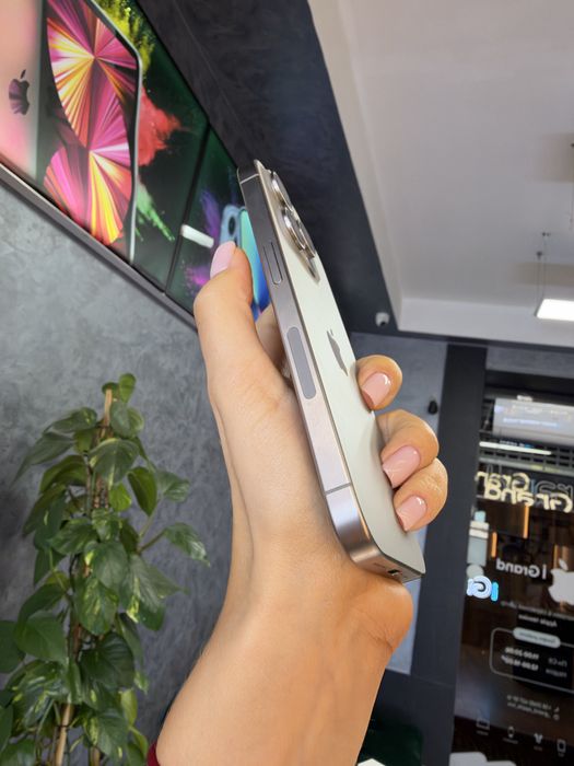 Used IPHONE 16Pro 256 Natural Titanium Neverlock Костюшка,5 igrand