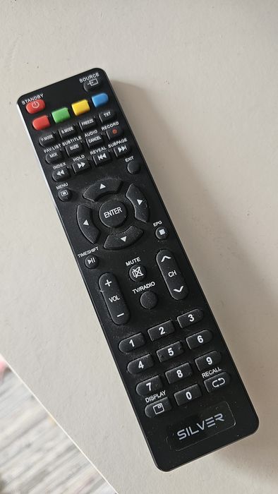 TV Silver 32 com controle remoto