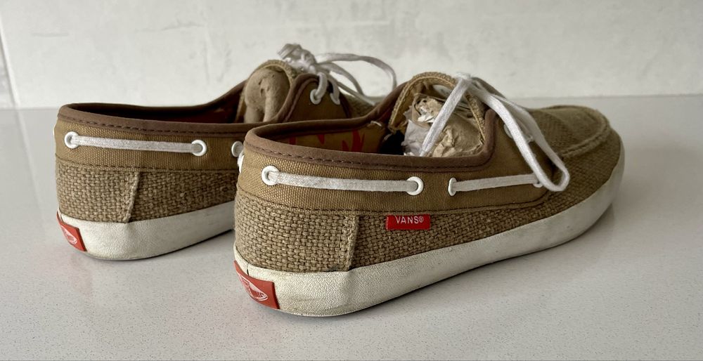 Sapatos Náuticos Vans Castanhos – Tamanho 40 EU