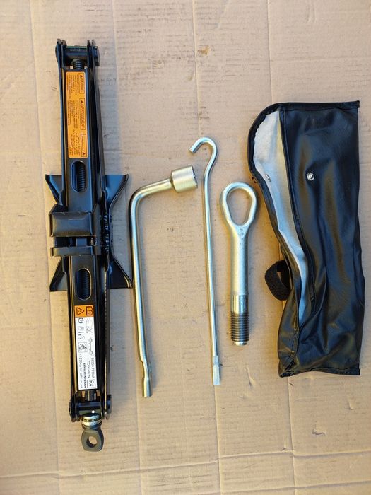 Домкрат Ключ крюк Nissan Rogue T33 Nissan  X-Traiil T33