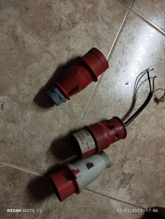 Fichas industriais de 4 e 5 pinos trifásicas