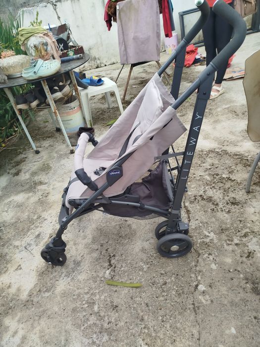 Carrinho de bebé da Chico como novo
