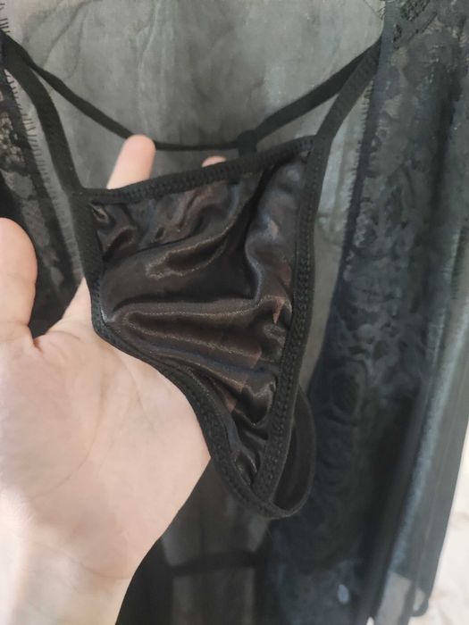 Czarny szlafroczek plus stringi uni