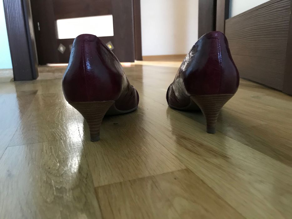Czółenka damskie r. 40 ecco