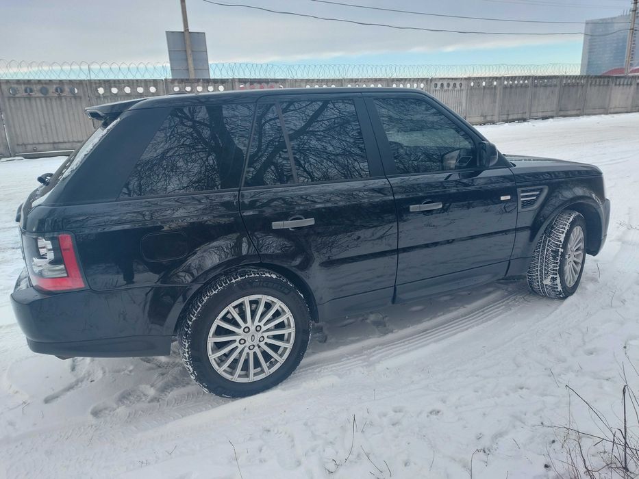 Продаеться гарний Range Rover Sport