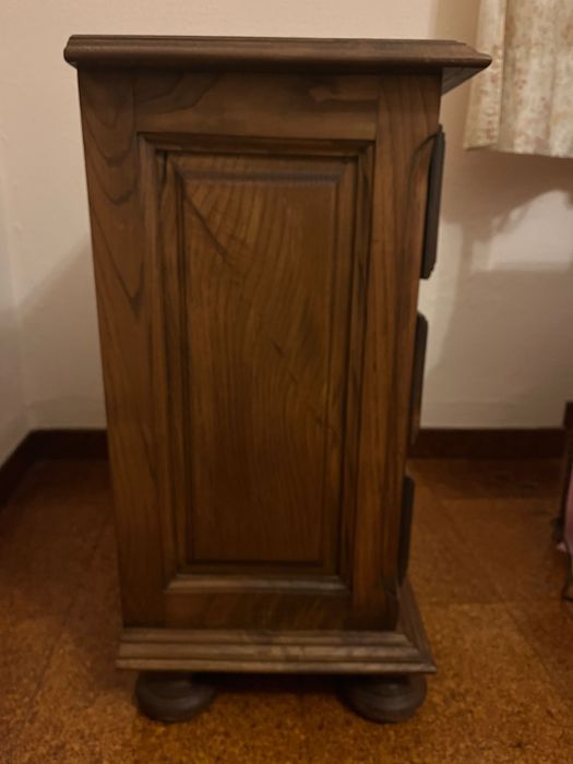 Mesa de Cabeceira em Carvalho