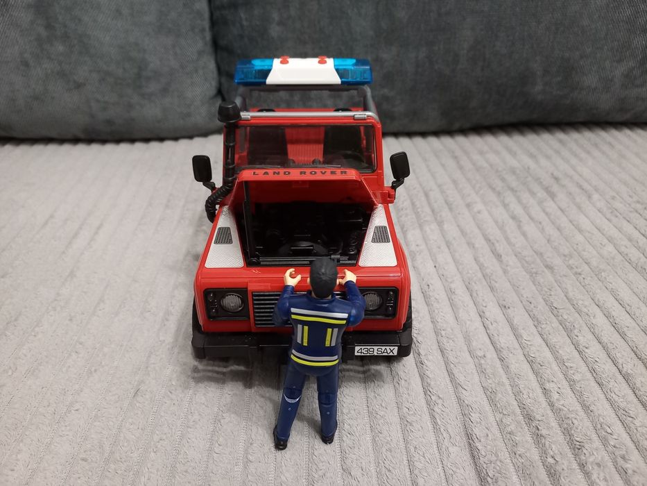 Рятувальна пожежна машинка Bruder з фігуркою