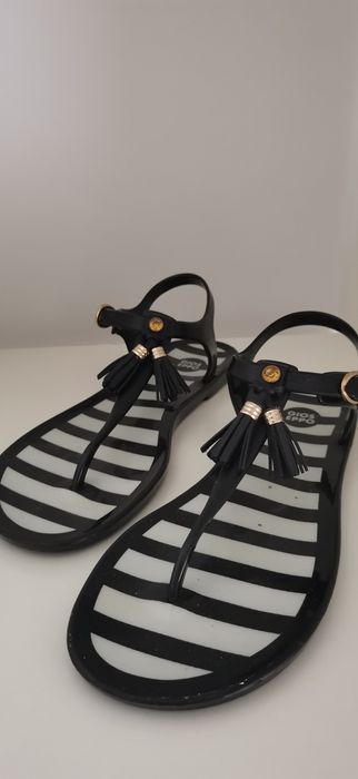 Sandálias Gioseppo Novas