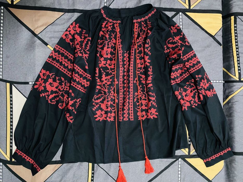 Блуза в стилі вишиванки