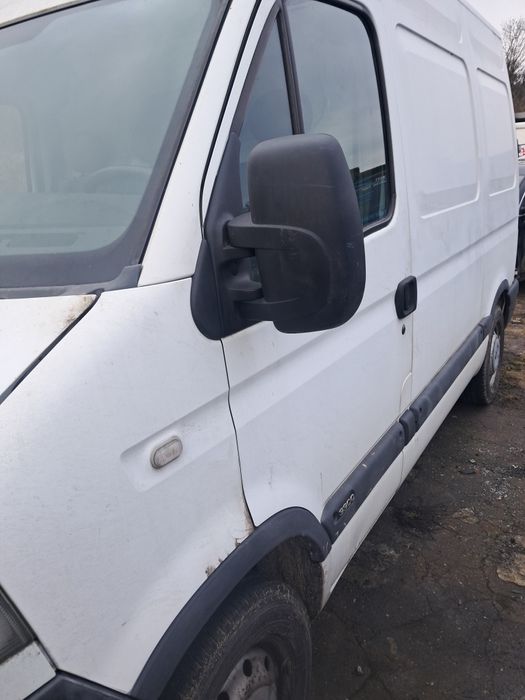 Опель мовано 2500