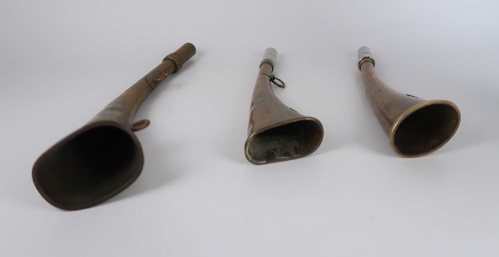 Cornetas de caça antigas, CADA