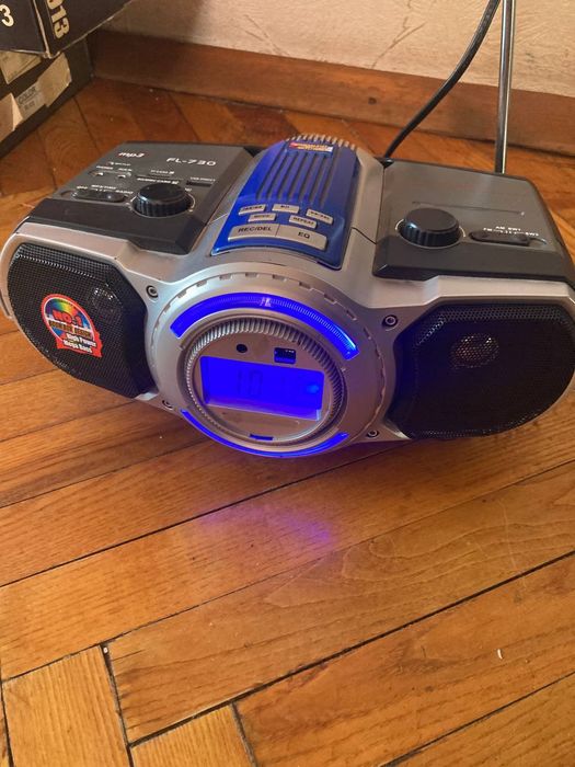 Бумбокс для бумбокс Fullsheng FL-730 в робочому стані без нюансів