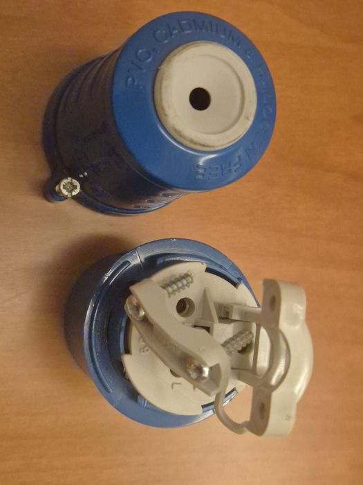 Ficha eléctrica industrial Macho 2P+E
