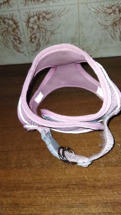 Продам рожевий нагрудник