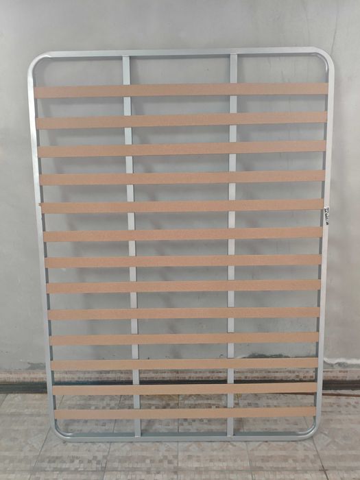 Estrado de cama de casal sem pés