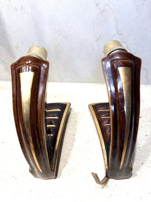 Fantástico par de apliques/candeeiros de parede em cerâmica Art Deco
