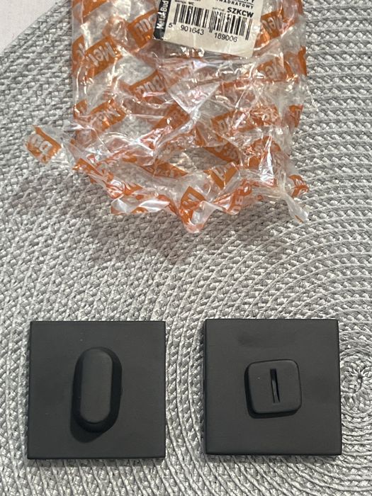 Klamka Euforia szt. 2 z kwadratowym szyldem, czarny mat NOWE