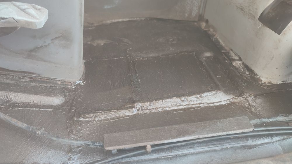 Сварка глушителя .замена порогов.покраска.сварка кузова