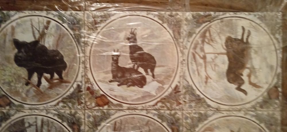 Drewniany barek na kółkach