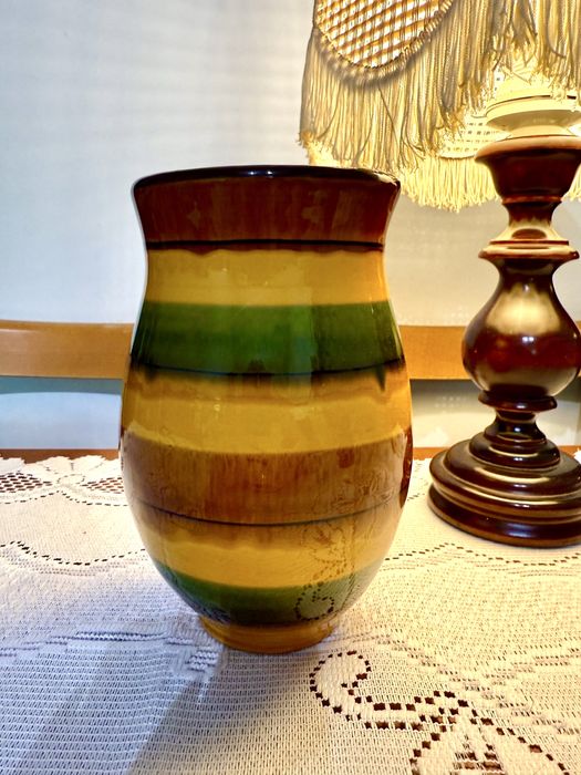 Wazon Vintage PRL lata 70 recznie maloeane z oznaczeniem sortu