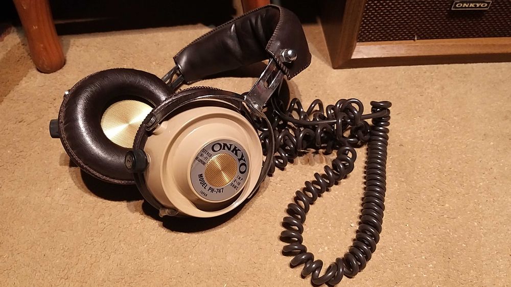 Amplificador,rádio e gira-discos Onkyo Dynamic Four 800