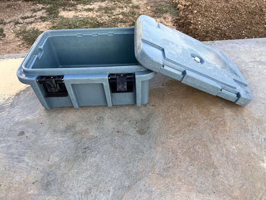 Caixa térmica para alimentos.Quente e frio.