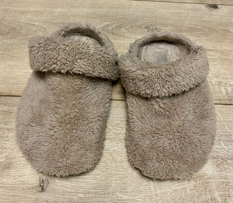 Пушистые тапочки crocs classic cozzzy slipper (оригинал, р. 36-37)