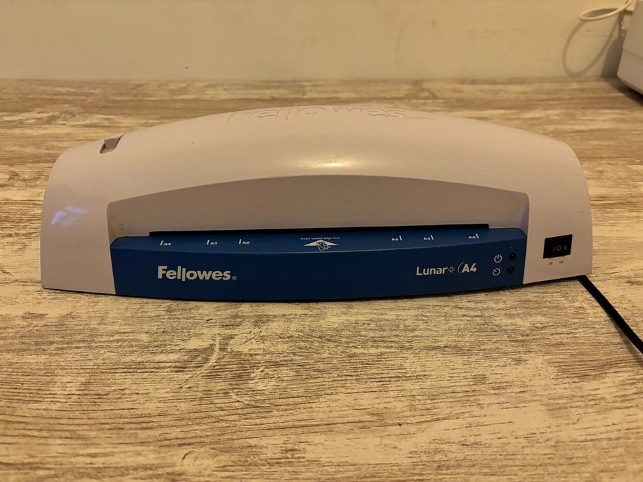 Fellowes Plastificadora Lunar+ A4,
