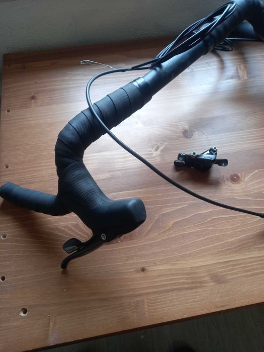 SRAM Rival (Manete Freio/Double Tap/Pinças Rival/Guiador Gravel)