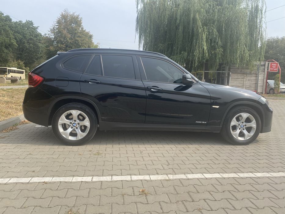 BMW x1 2011 року