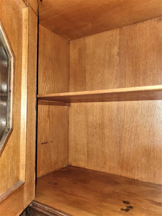 Kredens Dębowy na ślimakach - duży