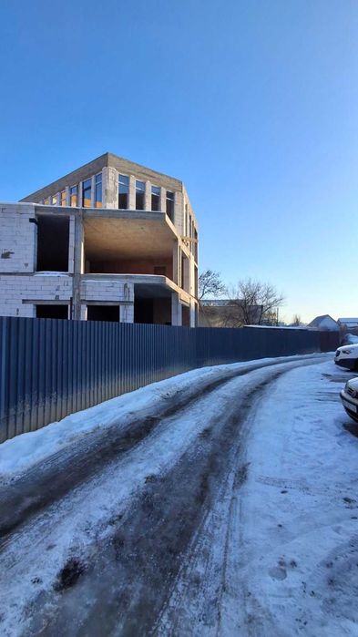 Продається ділянка біля новозбудованого житлового комплексу