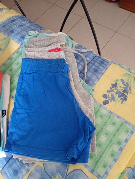 Roupa de menino,com idade compreendida entre os 5 e 6 anos