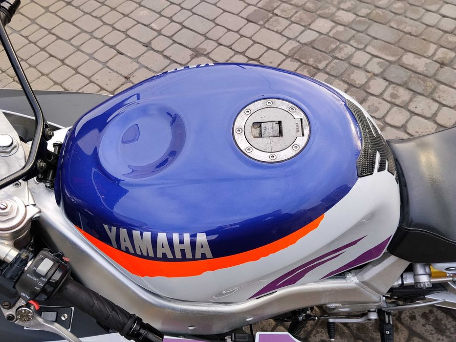 Продам YMAXA YZF750R