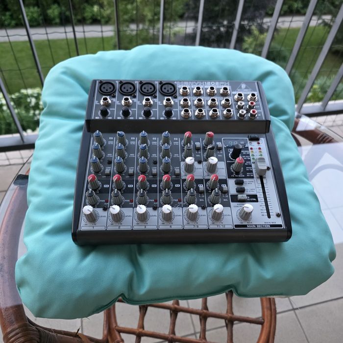 Mikser analogowy Behringer Xenyx 1202FX z efektami