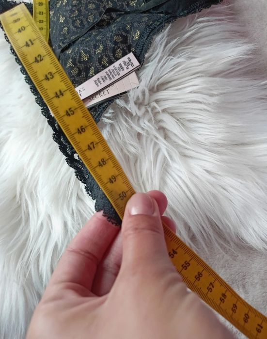 Majtki/ stringi Victoria' S Secret/ Nowe