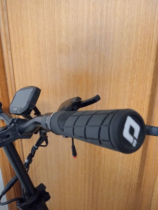 Laoti trotinete eletrica