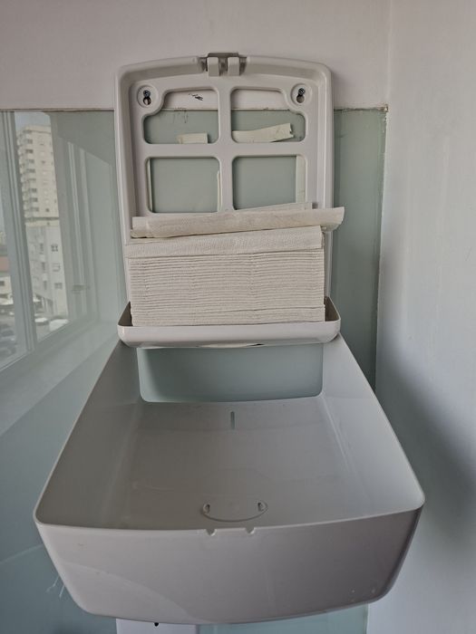 Dispensador de papel e de sabão
