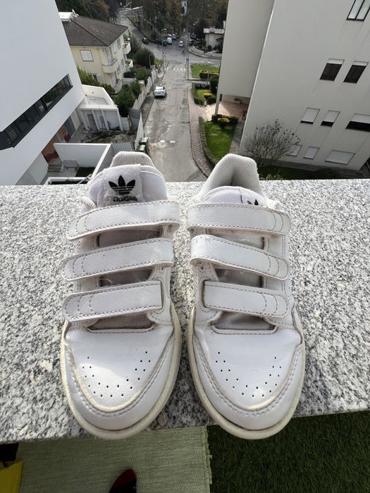 Varias sapatilhas de Criança