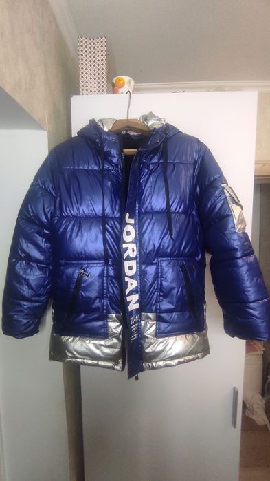 Продам куртку дитячу