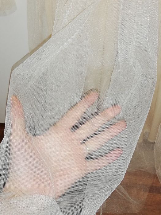 kremowa sukienka z tiulem i koronką. Rozm S/M
