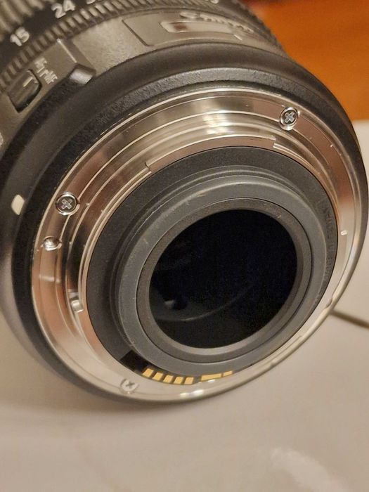 Canon EF-S 15-85mm f/3.5-5.6 IS USM + Filtro Hoya
