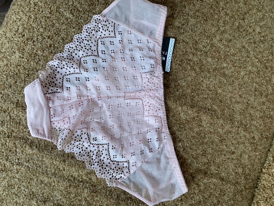 Комплект нижньої білизни.