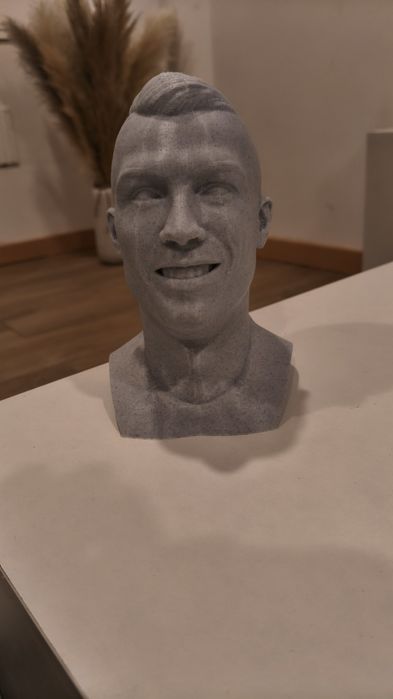 Estátua Cristiano Ronaldo CR7