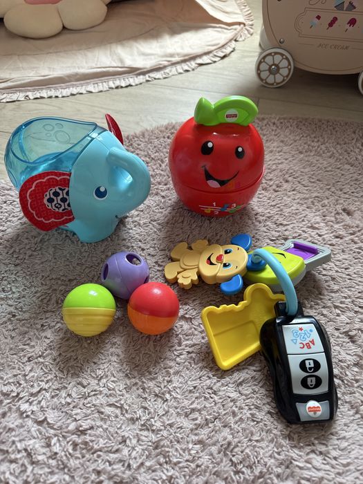 Fisher Price słonik jabłuszko klucze
