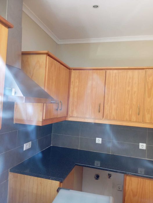 Móveis de cozinha e outros